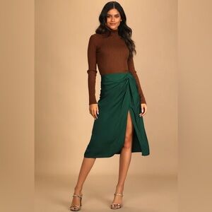 Lulu’s Emerald Green Satin Twist Front Midi Skirt